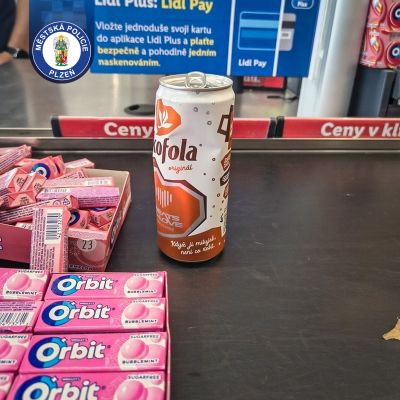 krádež žvýkaček krádež žvýkaček